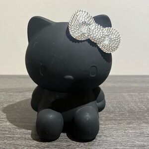 2011 Sephora x Hello Kitty brush container